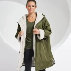 TriDri® All-seasons waterproof changing robe